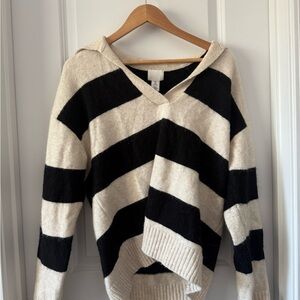 H&M Black and Cream V-Neck Sweater